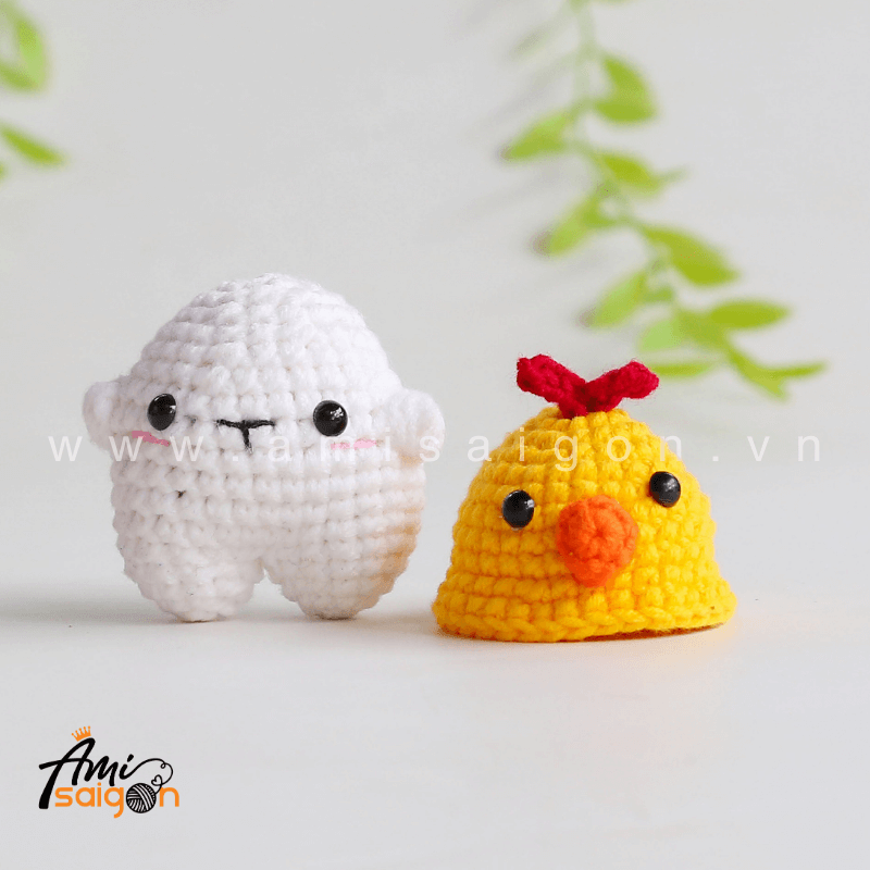 No-Sew Amigurumi Bear with Chicken hat - Free Crochet pattern by AmiSaigon