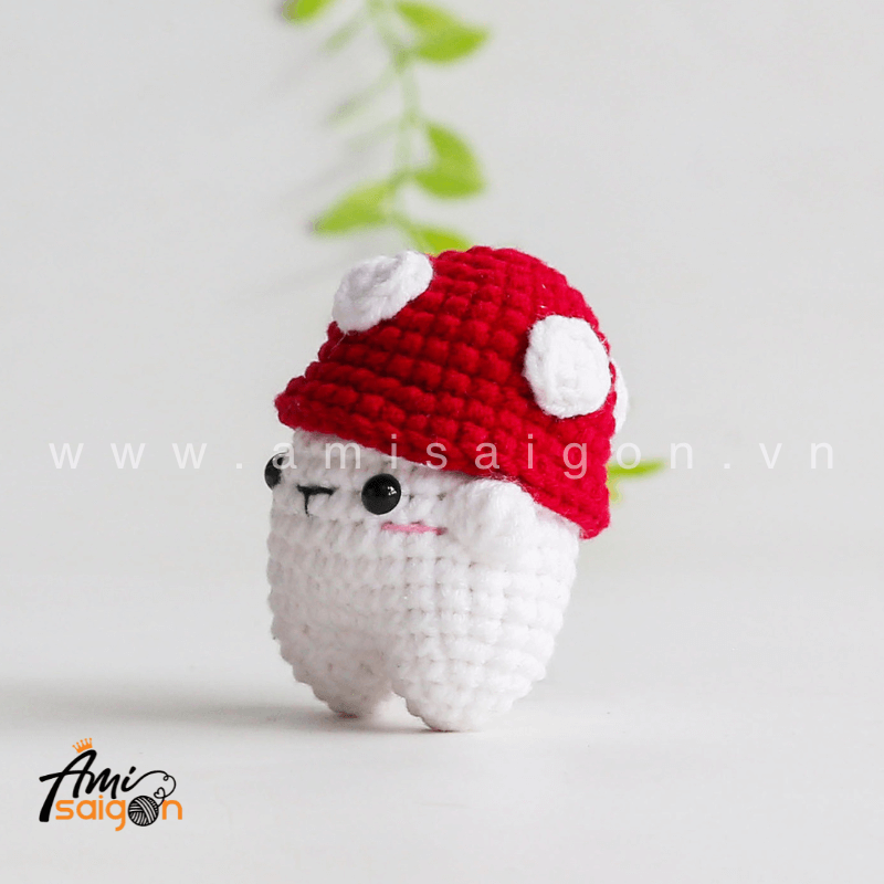 No-Sew Amigurumi Bear with Mario hat - Free Crochet pattern by AmiSaigon