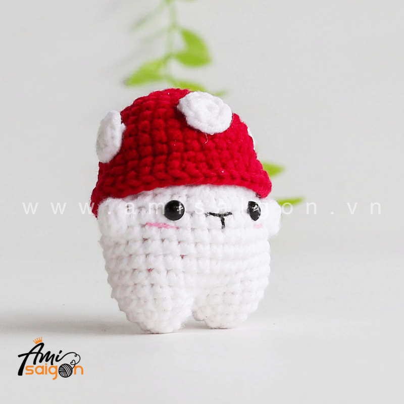 No-Sew Amigurumi Bear with Mario hat - Free Crochet pattern by AmiSaigon