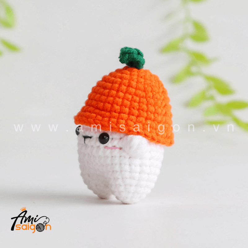 No-Sew Amigurumi Bear with Orange hat - Free Crochet pattern by AmiSaigon