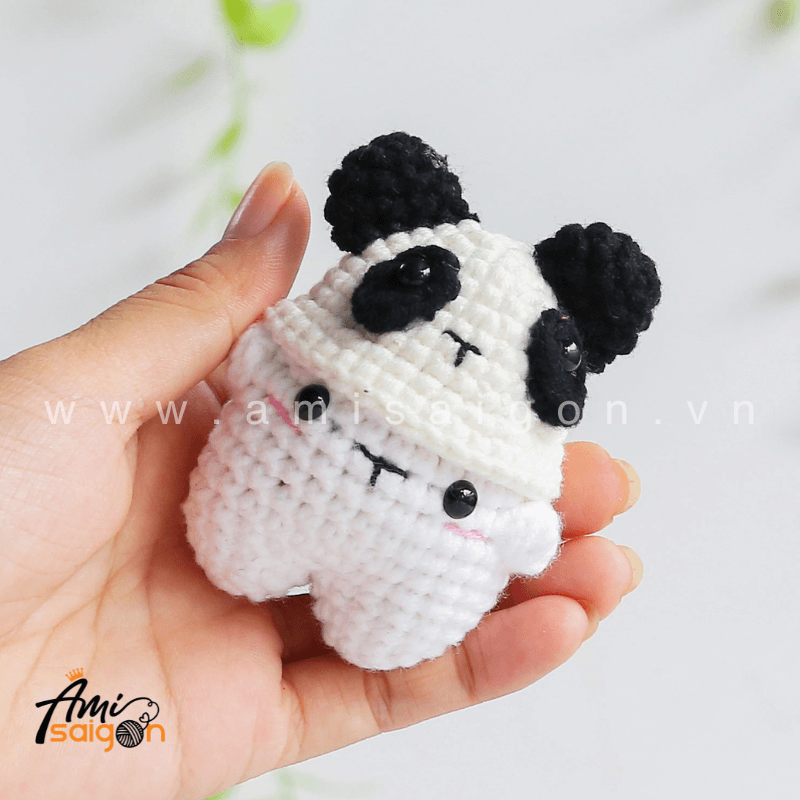 No-Sew Amigurumi Bear with Panda hat - Free Crochet pattern by AmiSaigon