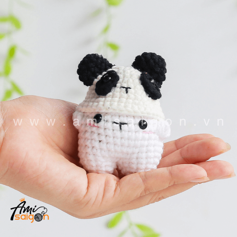 No-Sew Amigurumi Bear with Panda hat - Free Crochet pattern by AmiSaigon