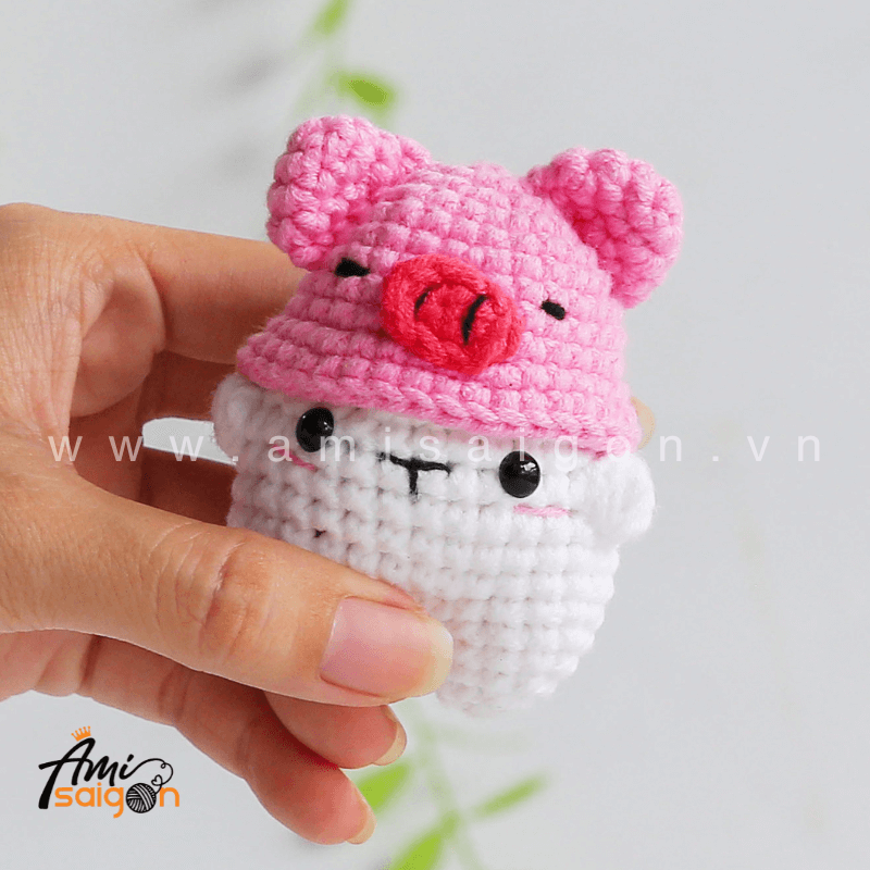 No-Sew Amigurumi Bear with Pig hat - Free Crochet pattern by AmiSaigon