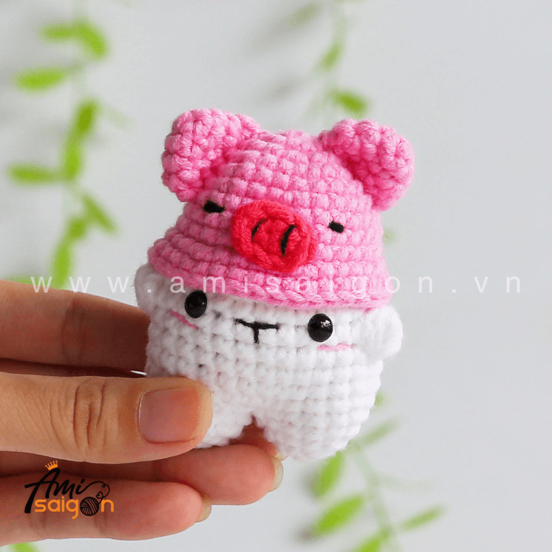 No-Sew Amigurumi Bear with Pig hat - Free Crochet pattern by AmiSaigon