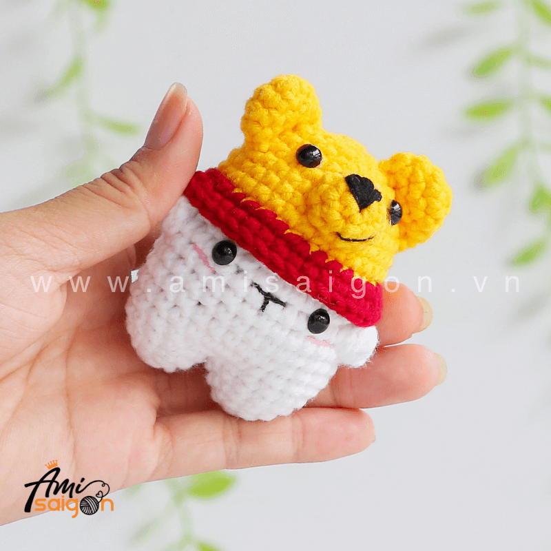 No-Sew Amigurumi Bear with Pooh hat - Free Crochet pattern by AmiSaigon