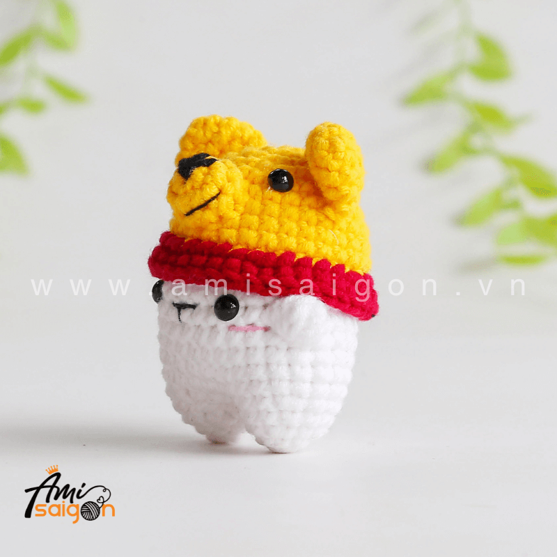 No-Sew Amigurumi Bear with Pooh hat - Free Crochet pattern by AmiSaigon