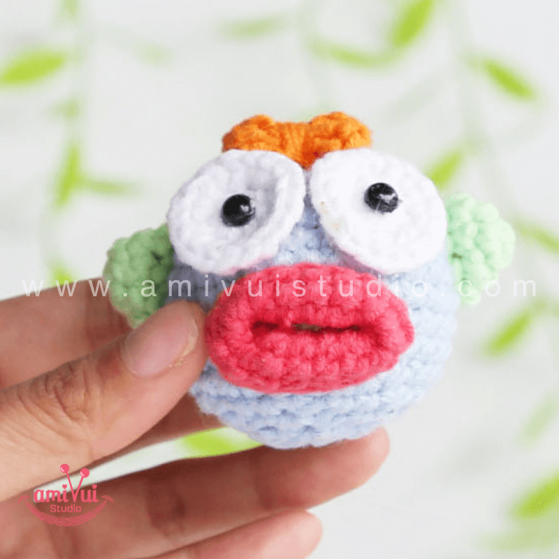 Crochet Hanyodon keychain - Free Amigurumi Pattern by AmivuiStudio