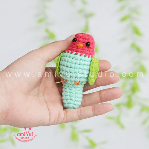 Little amigurumi bird free crochet pattern