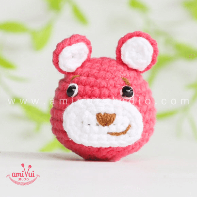 Crochet Lotso Bear keychain - Free Amigurumi Pattern by AmivuiStudio