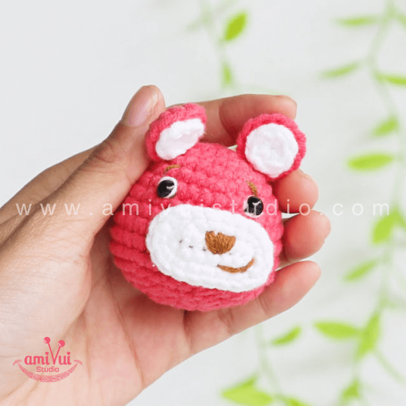 Crochet Lotso Bear keychain - Free Amigurumi Pattern by AmivuiStudio