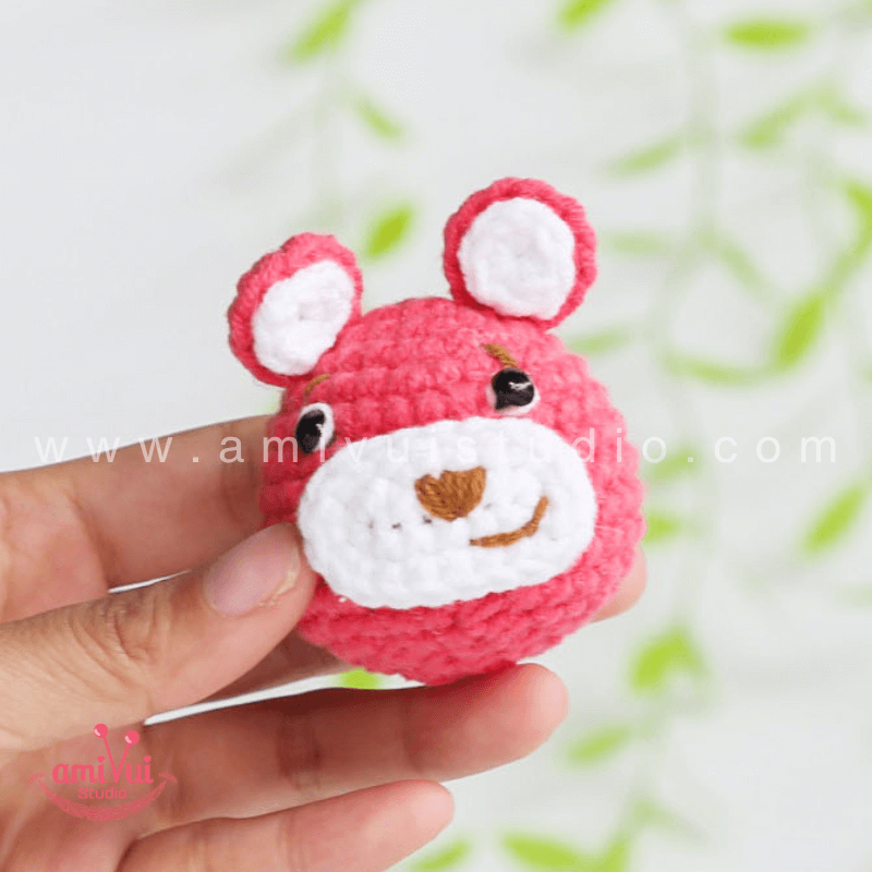 Crochet Lotso Bear keychain - Free Amigurumi Pattern by AmivuiStudio