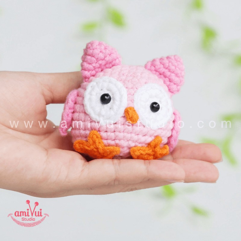 Crochet Tiny Owl keychain - Free Amigurumi Pattern by AmivuiStudio