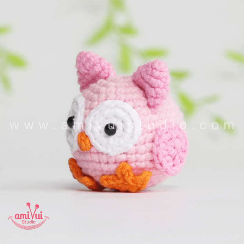 Crochet Tiny Owl keychain - Free Amigurumi Pattern by AmivuiStudio