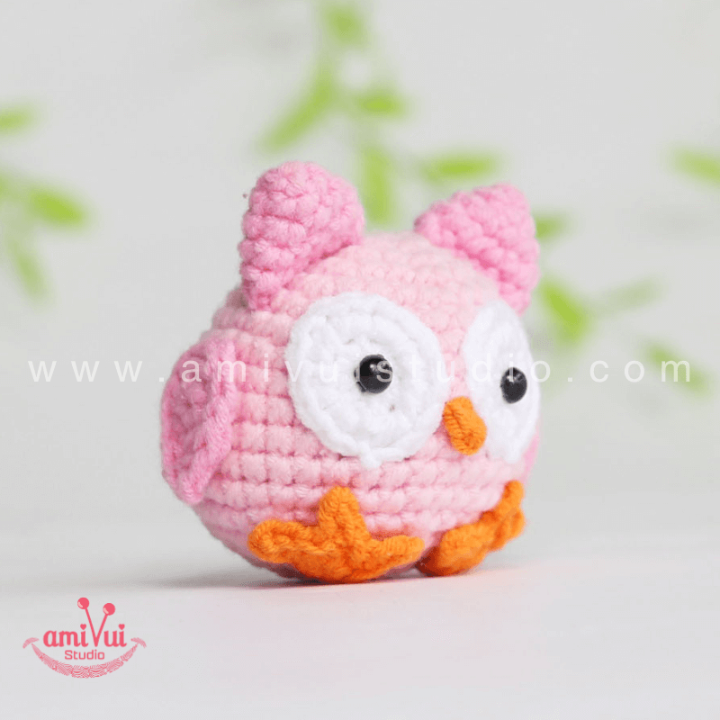 Crochet Tiny Owl keychain - Free Amigurumi Pattern by AmivuiStudio