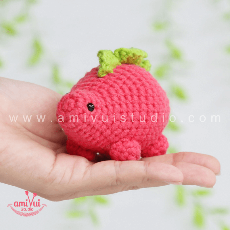 Crochet Little Dinosaur keychain - Free Amigurumi Pattern by AmivuiStudio