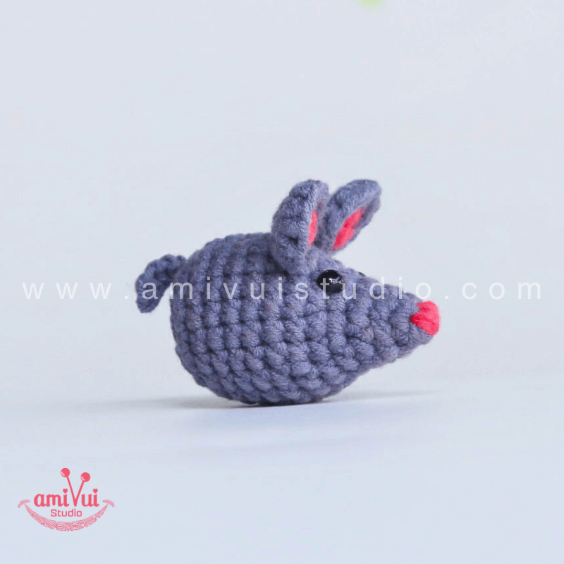 Crochet Tiny Mouse  keychain - Free Amigurumi Pattern by AmivuiStudio