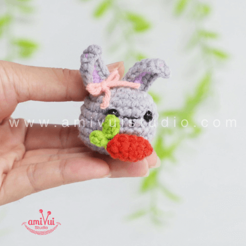 Rabbit with carrot keychain free amigurumi crochet pattern