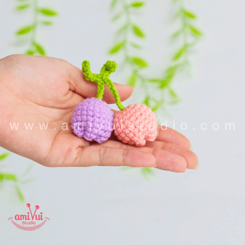 Crochet Tulip Flower keychain - Free Amigurumi Pattern by AmivuiStudio