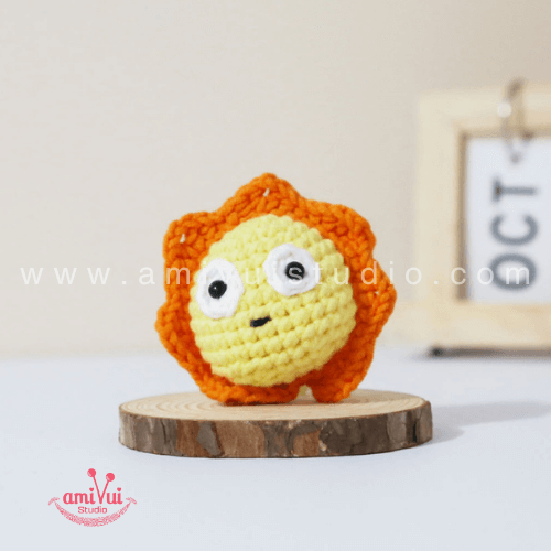 Smiling Sun Keychain Amigurumi – Free Crochet Pattern