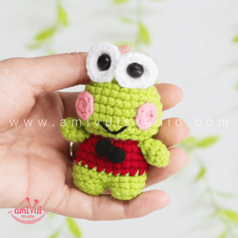 Keroppi - Free Amigurumi Pattern by AmivuiStudio