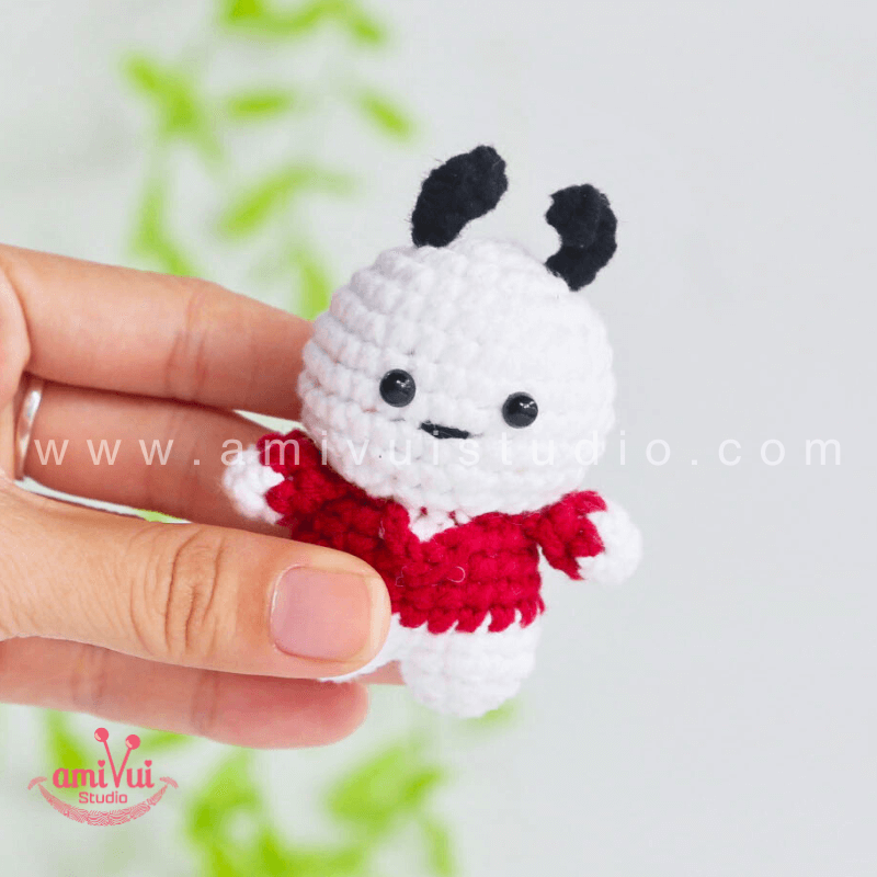 Tiny Pochacco - Free Amigurumi Pattern by AmivuiStudio
