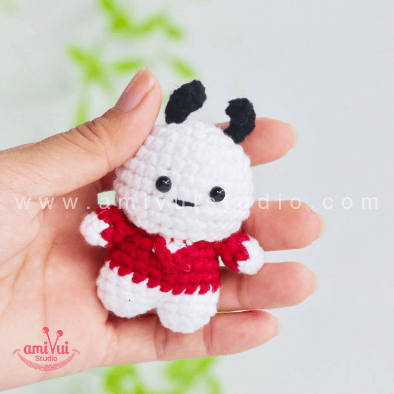 Tiny Pochacco - Free Amigurumi Pattern by AmivuiStudio