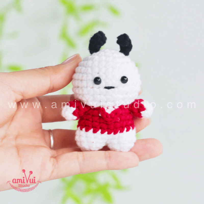 Tiny Pochacco - Free Amigurumi Pattern by AmivuiStudio