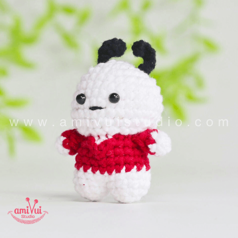Tiny Pochacco - Free Amigurumi Pattern by AmivuiStudio