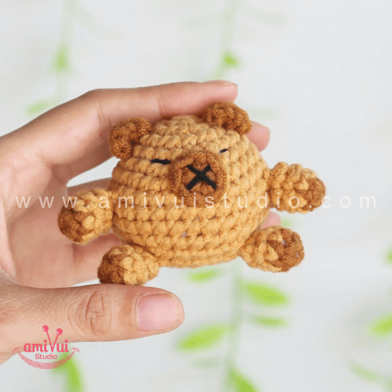 Amigurumi Chubby Capybara Keychain - Free Crochet pattern by AmivuiStudio