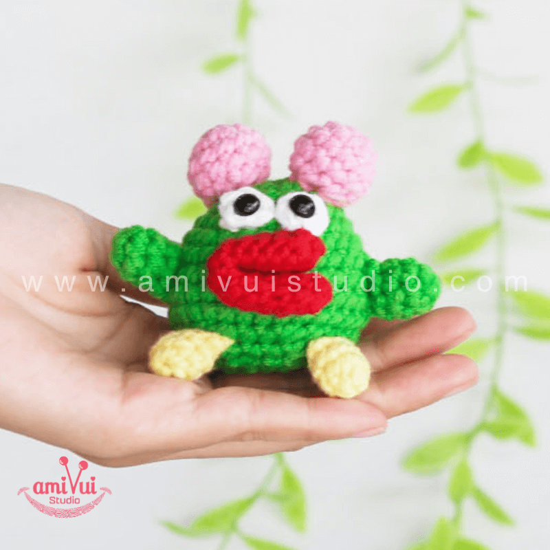 Amigurumi Little Monster Keychain - Free Crochet pattern by AmivuiStudio