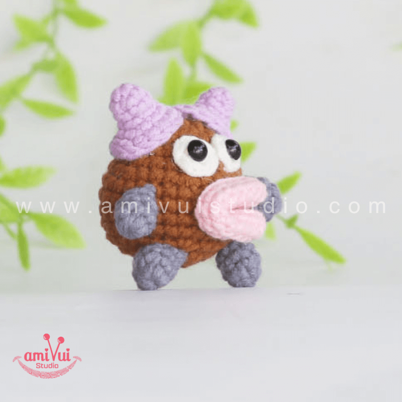 Amigurumi Little Monster Keychain - Free Crochet pattern by AmivuiStudio