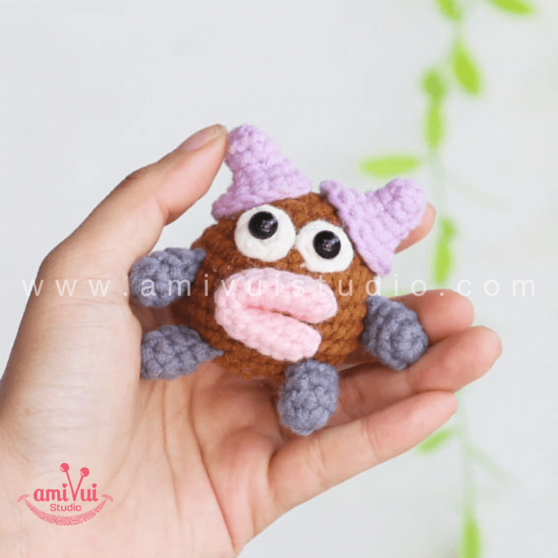 Amigurumi Little Monster Keychain - Free Crochet pattern by AmivuiStudio