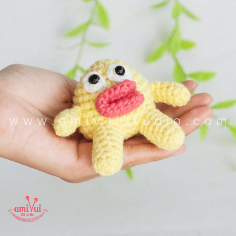 Amigurumi Little Monster Keychain - Free Crochet pattern by AmivuiStudio