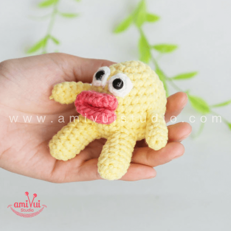 Amigurumi Little Monster Keychain - Free Crochet pattern by AmivuiStudio
