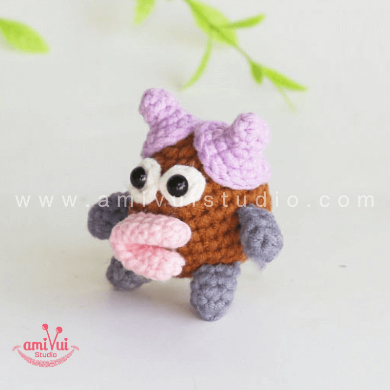 Amigurumi Little Monster Keychain - Free Crochet pattern by AmivuiStudio