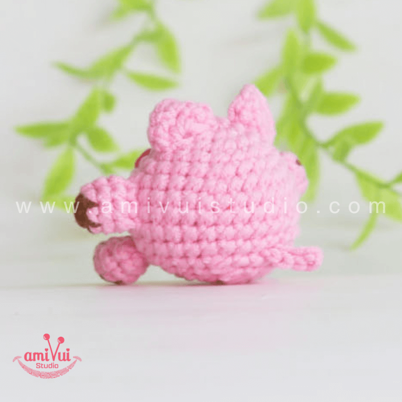 Amigurumi Chubby Pig Keychain - Free Crochet pattern by AmivuiStudio
