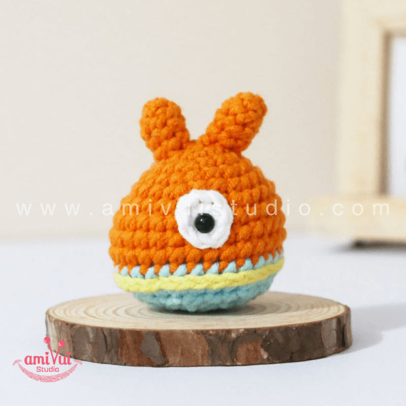 Monster keychain - Free Amigurumi Pattern by AmivuiStudio