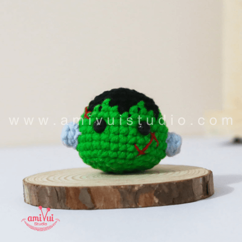 Cute Monster Halloween Keychain Amigurumi – Free Crochet Pattern