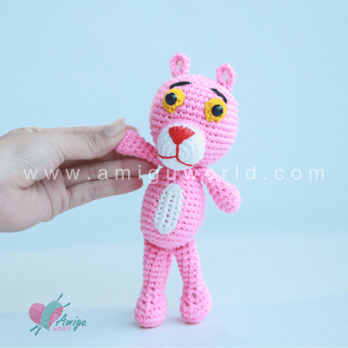 Chart móc báo hồng Pink Panther bằng len miễn phí