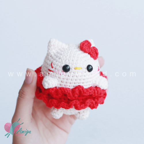 Chart móc miễn phí mèo Hello Kitty chibi bằng len