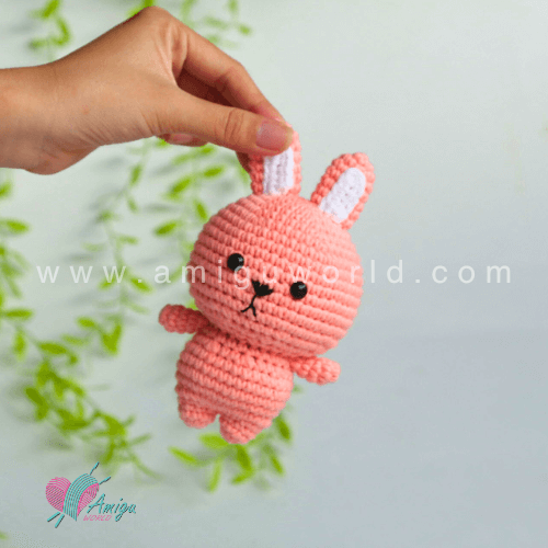 Cute bunny free amigurumi crochet pattern