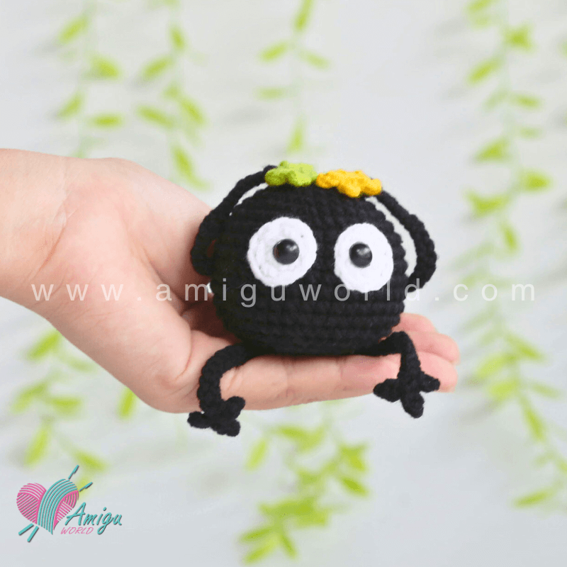 Amigurumi Susuwatari Free Crochet Pattern by AmiguWorld