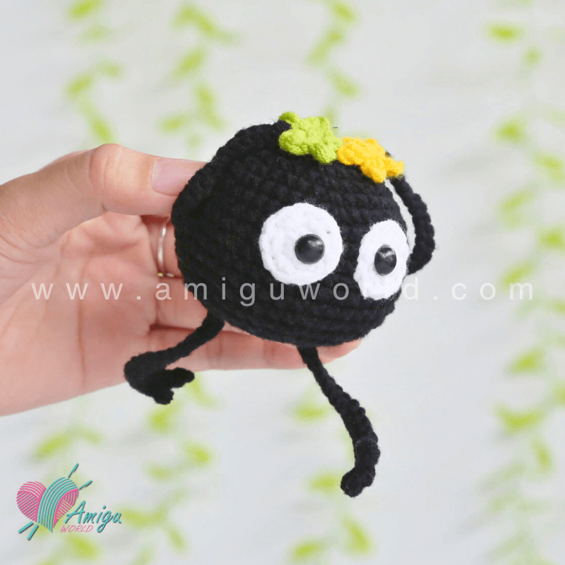 Amigurumi Susuwatari Free Crochet Pattern by AmiguWorld