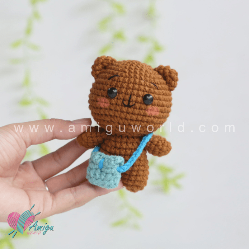 Amigurumi Little Bear goes to school Crochet pattern by AmiguWorld