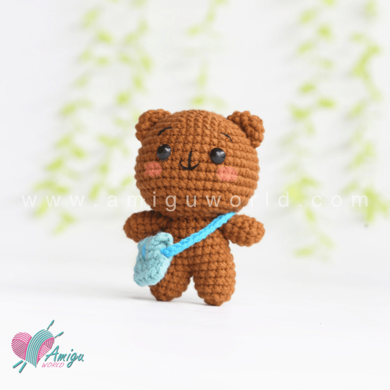 Amigurumi Little Bear goes to school Crochet pattern by AmiguWorld