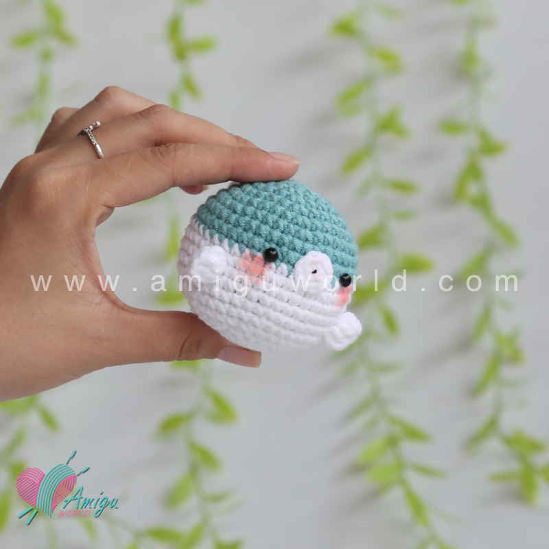 Amigurumi Fat Fish Crochet pattern by AmiguWorld