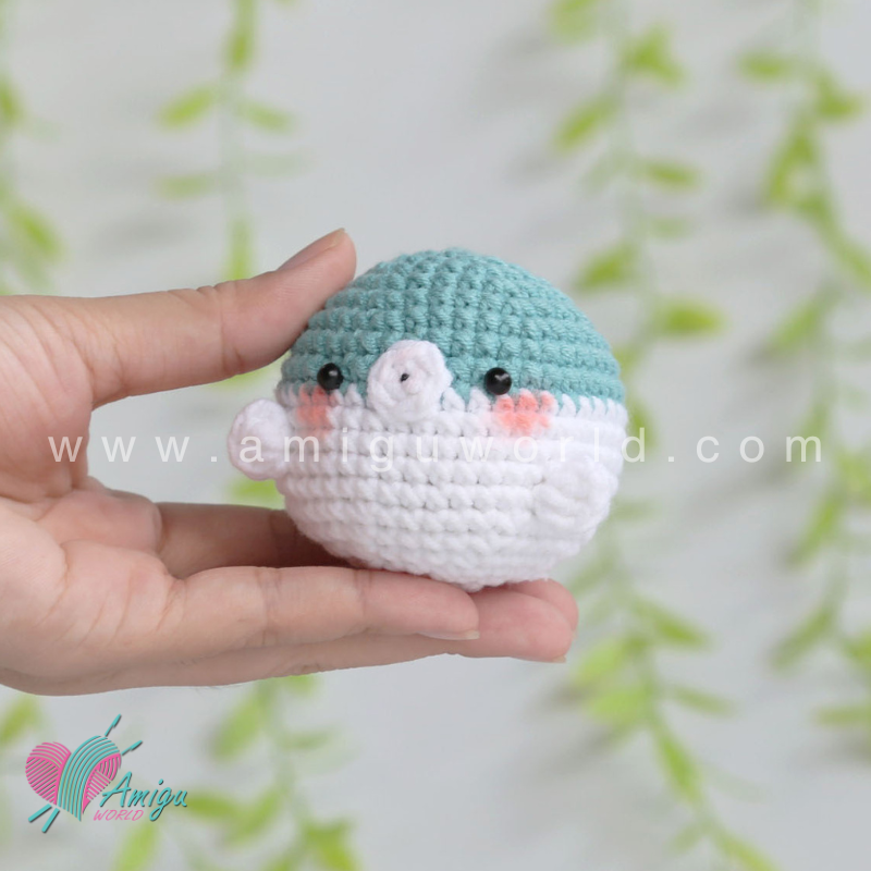 Amigurumi Fat Fish Crochet pattern by AmiguWorld