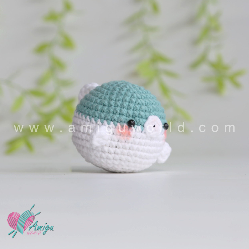Amigurumi Fat Fish Crochet pattern by AmiguWorld