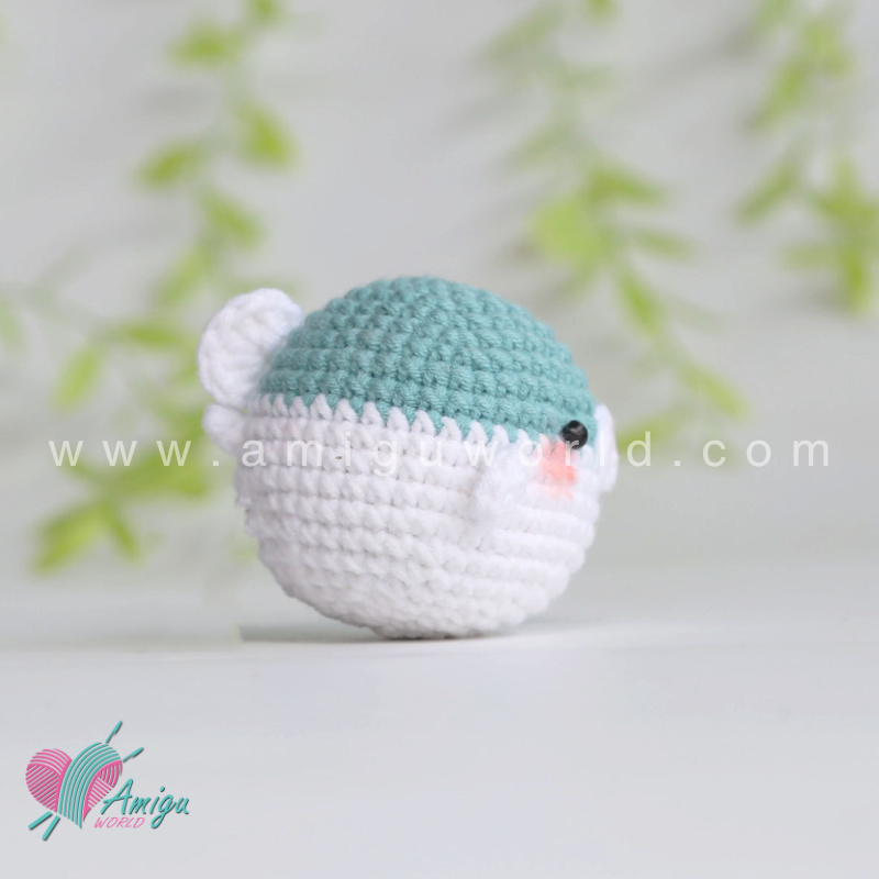Amigurumi Fat Fish Crochet pattern by AmiguWorld