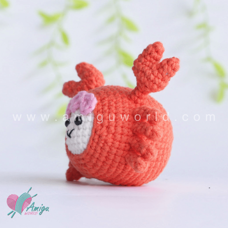 Amigurumi Mochi Crab Crochet pattern by AmiguWorld